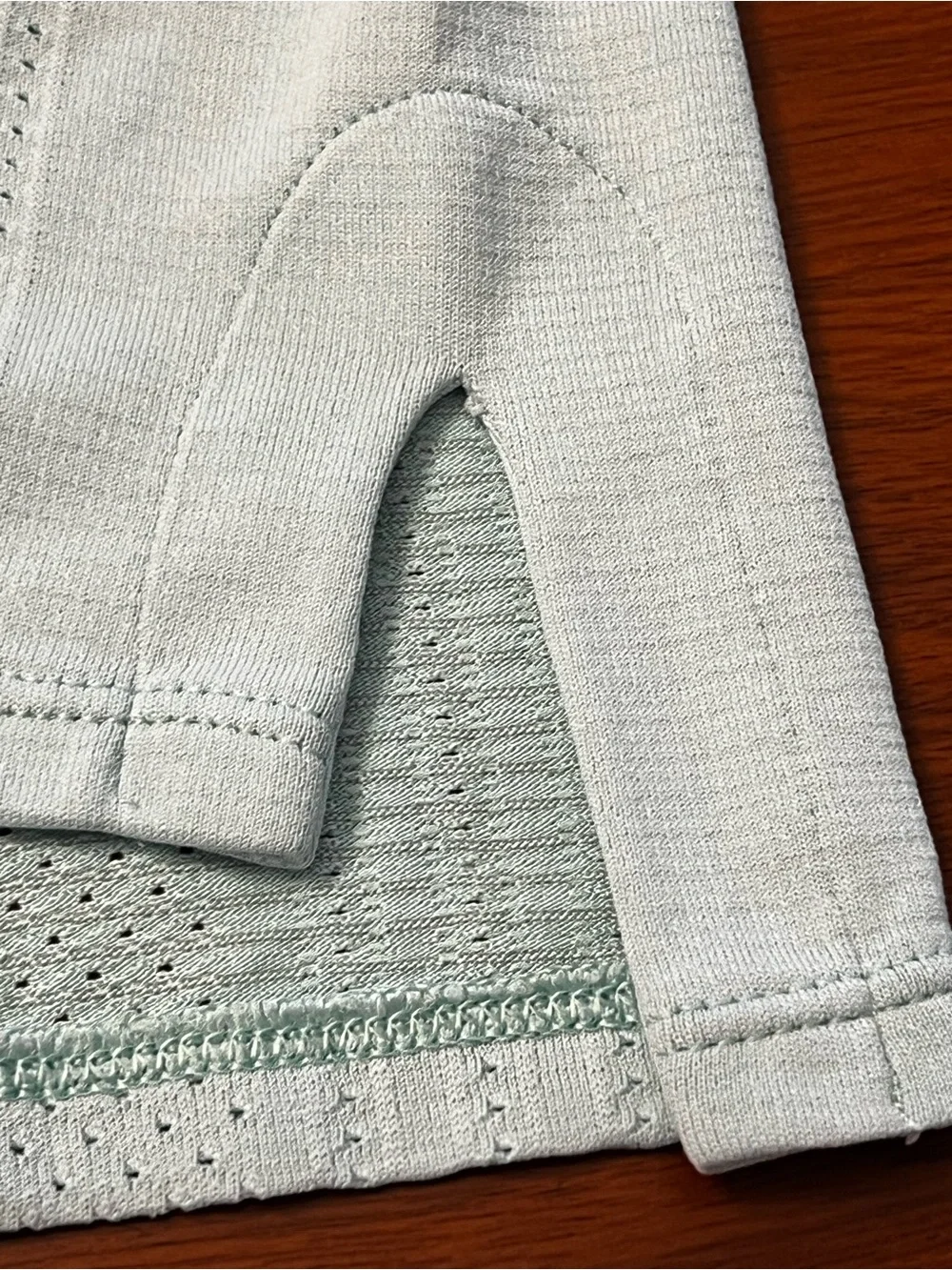 Lululemon Breeze By Muscle Crop Tank Top - Size 4 - Mint Green (EC)